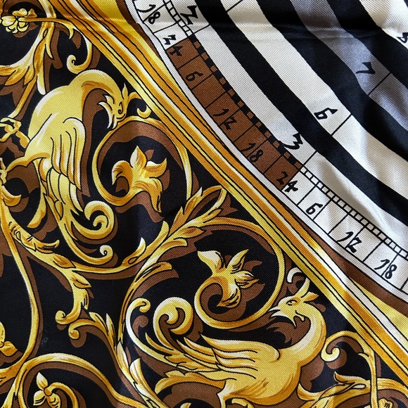 CAMROSE & KROSS Authentic Jackie Kennedy Zodiac Silk Scarf in Original Packaging - Picture 4 of 10